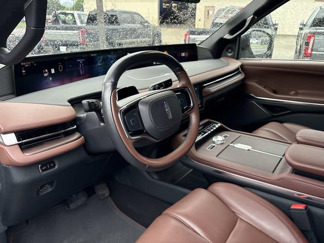 Certified 2025 Lincoln Navigator Reserve AWD/4WD image 12