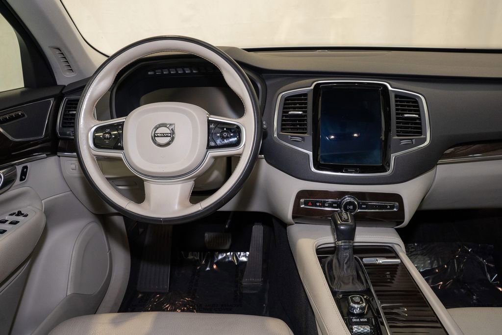 Used 2019 Volvo XC90 T6 Momentum w/ Protection Package Premier image 2