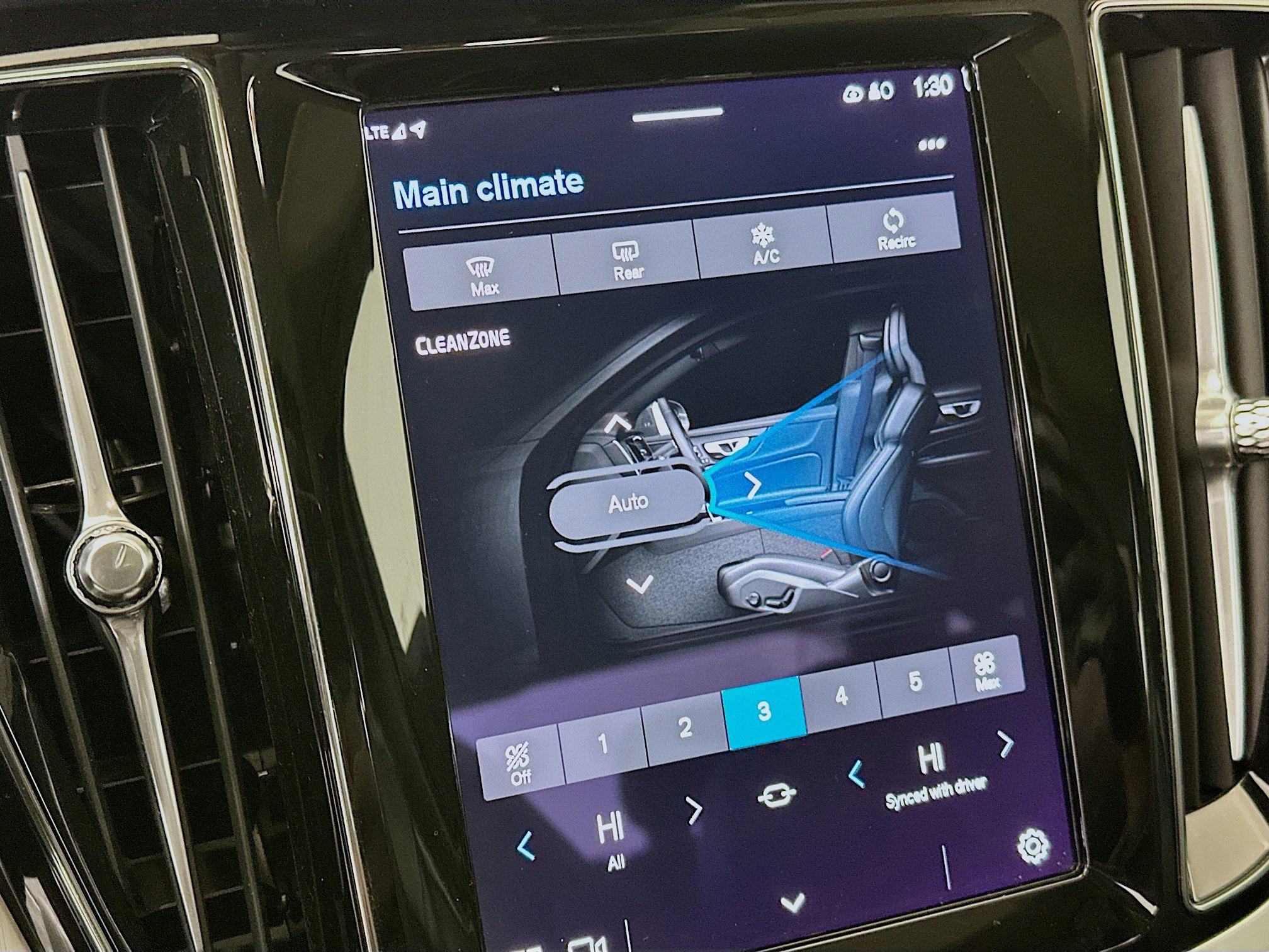 Used 2024 Volvo S60 B5 Core image 24