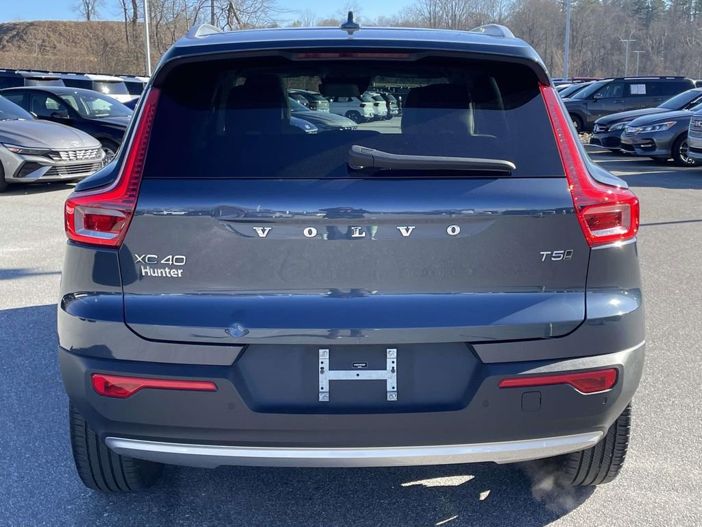 Used 2021 Volvo XC40 T5 Momentum w/ Premium Package image 27