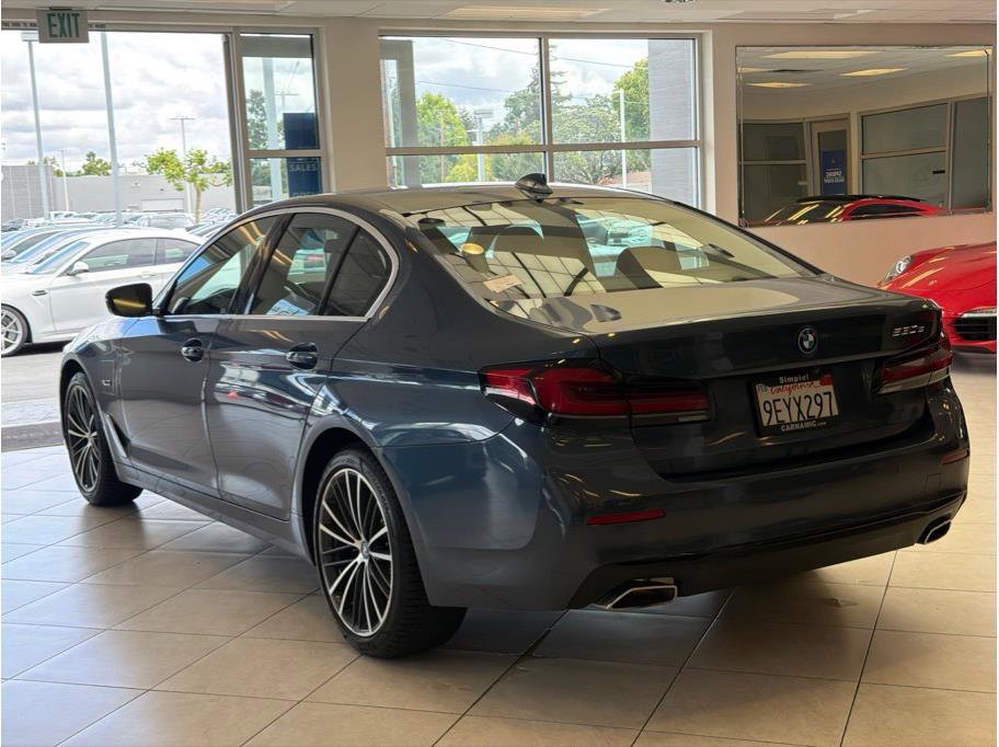 Used 2023 BMW 530e w/ Premium Package RWD image 7