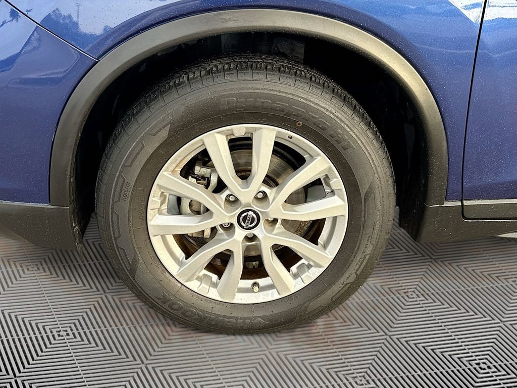 Used 2020 Nissan Rogue SV image 19