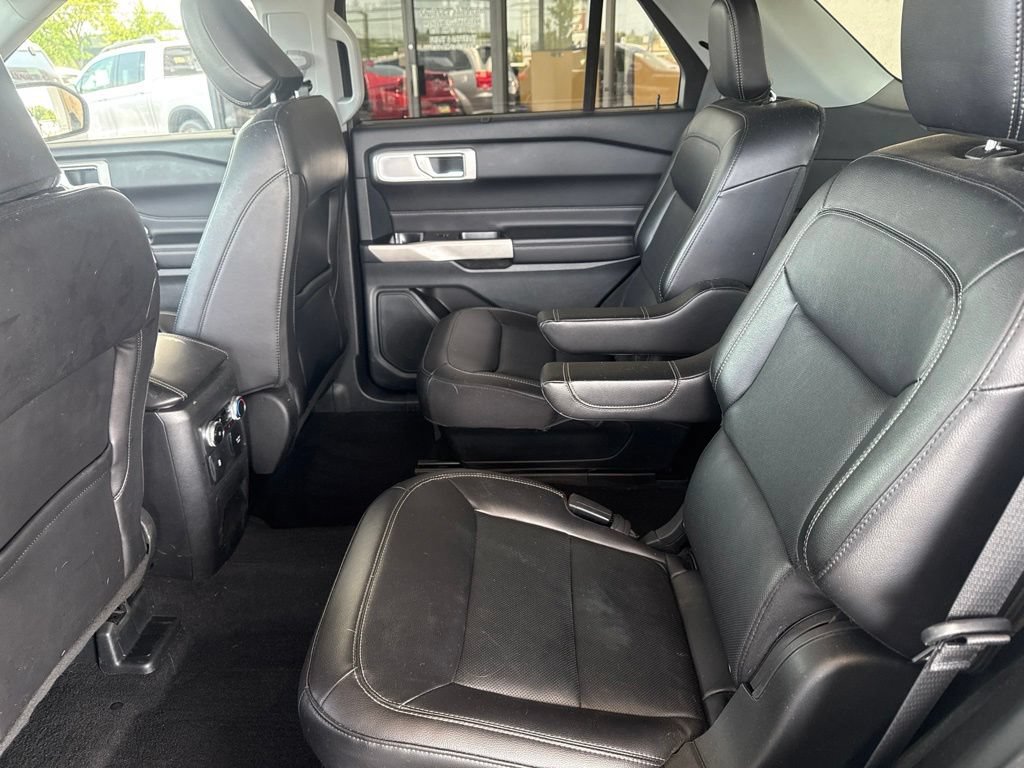 Used 2024 Ford Explorer Limited w/ Limited Technology Package AWD/4WD image 15