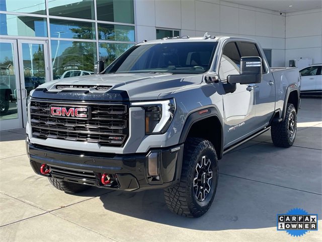 Used 2024 GMC Sierra 2500 AT4X image 2