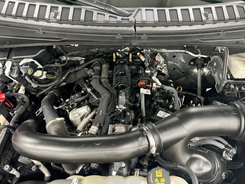 Used 2024 Ford Expedition XLT AWD/4WD image 26