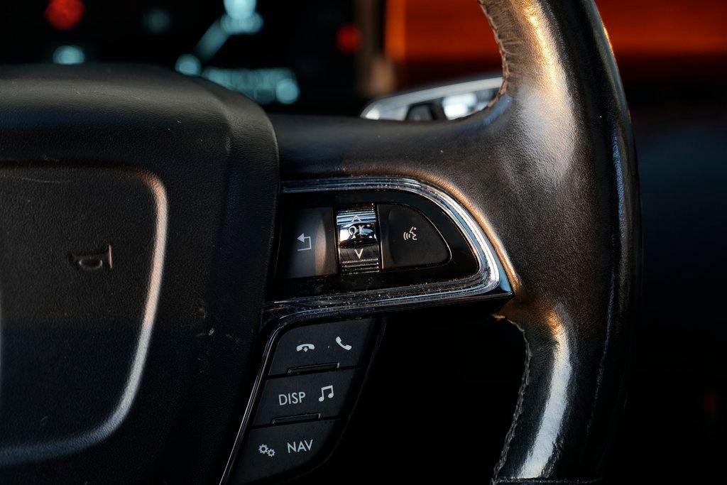 Used 2019 Lincoln Navigator Select image 49