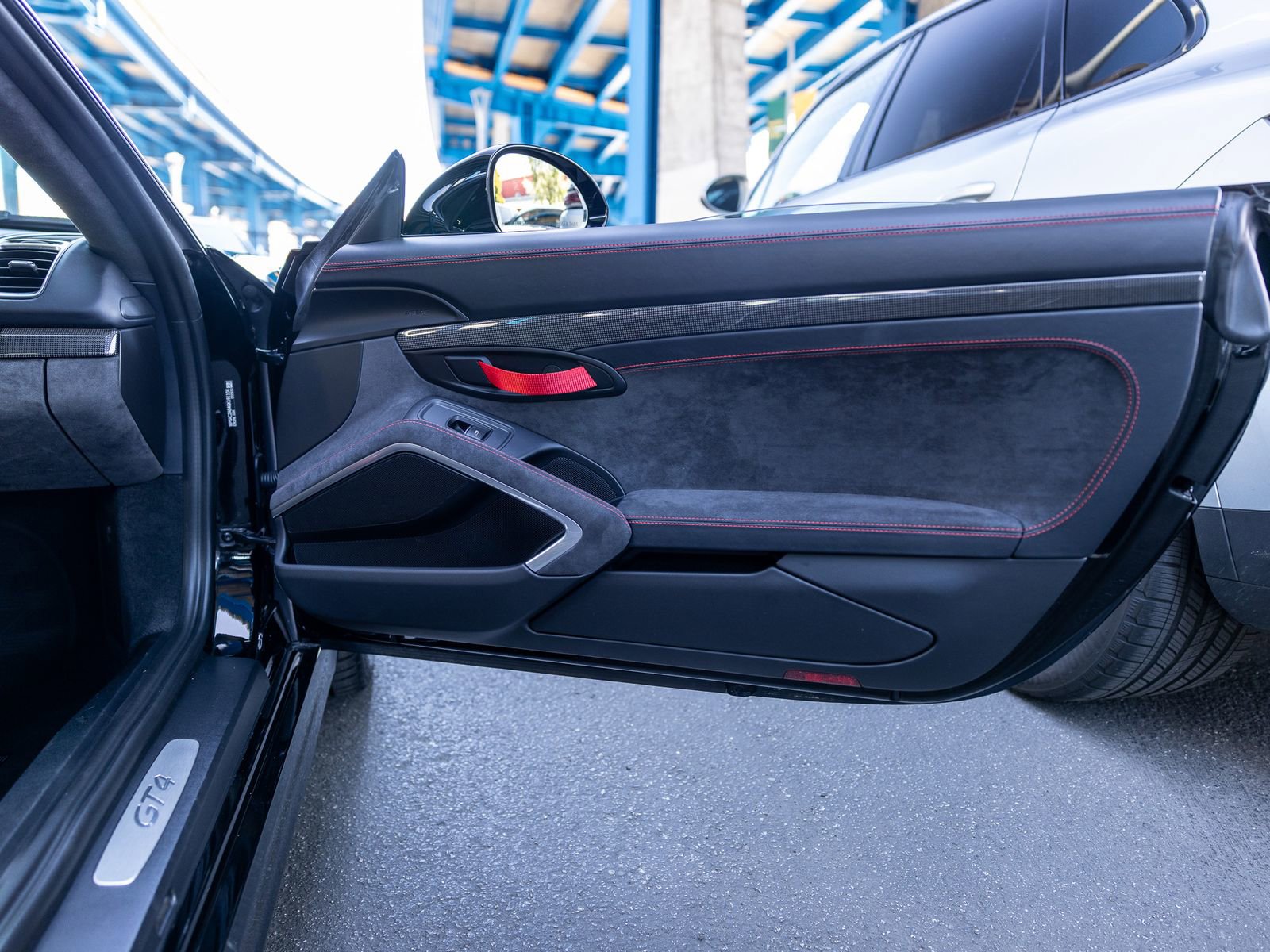 Certified 2016 Porsche Cayman GT4 RWD image 45