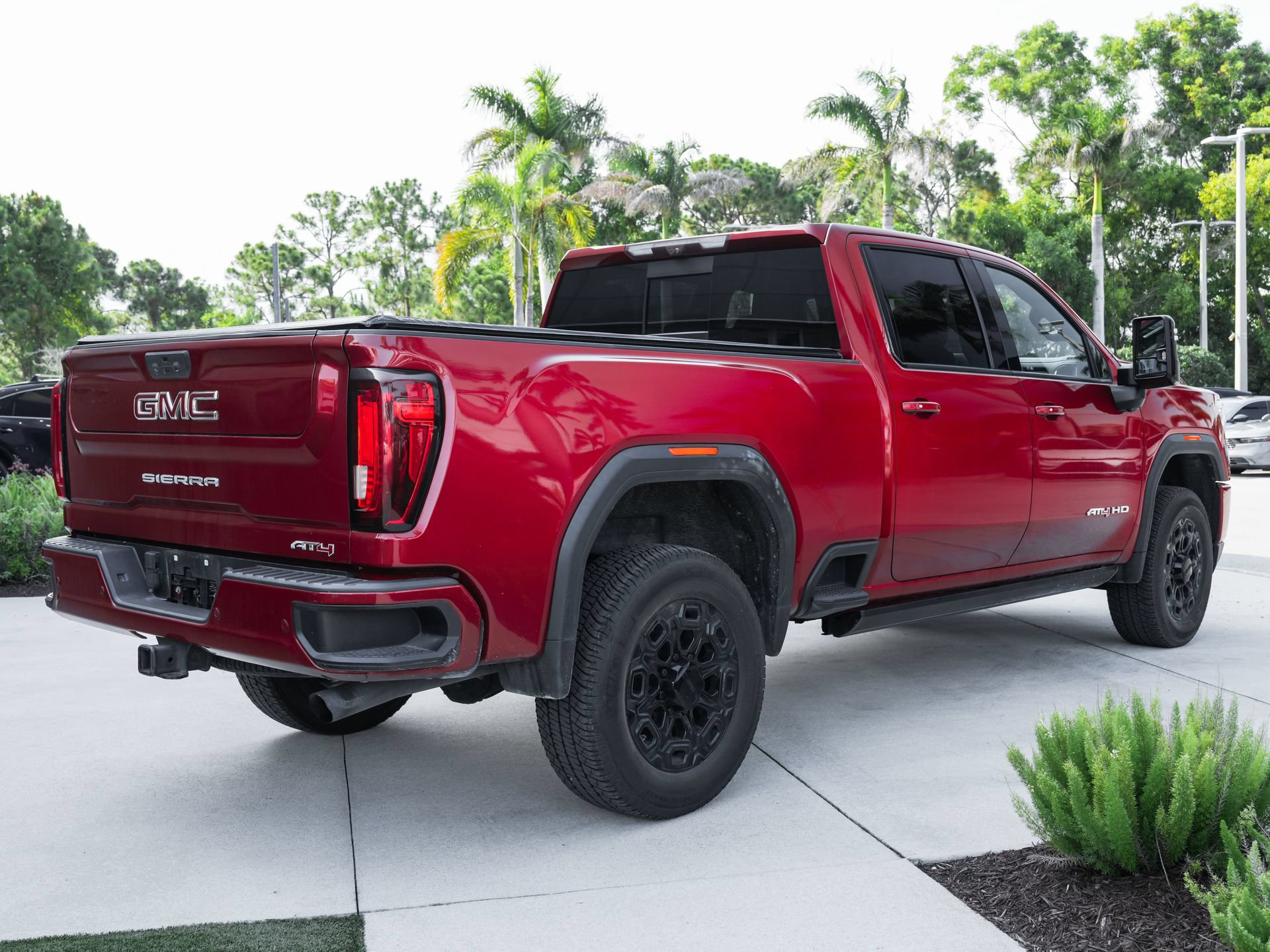 Used 2021 GMC Sierra 2500 AT4 w/ AT4 Premium Plus Package AWD/4WD image 10