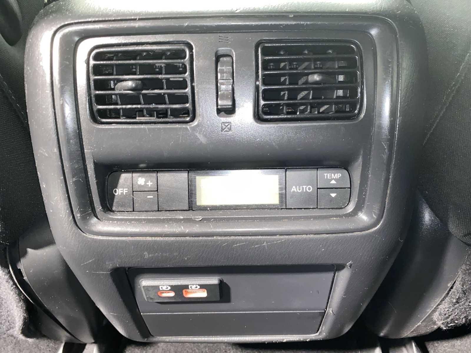 Used 2019 Nissan Pathfinder S AWD/4WD image 24