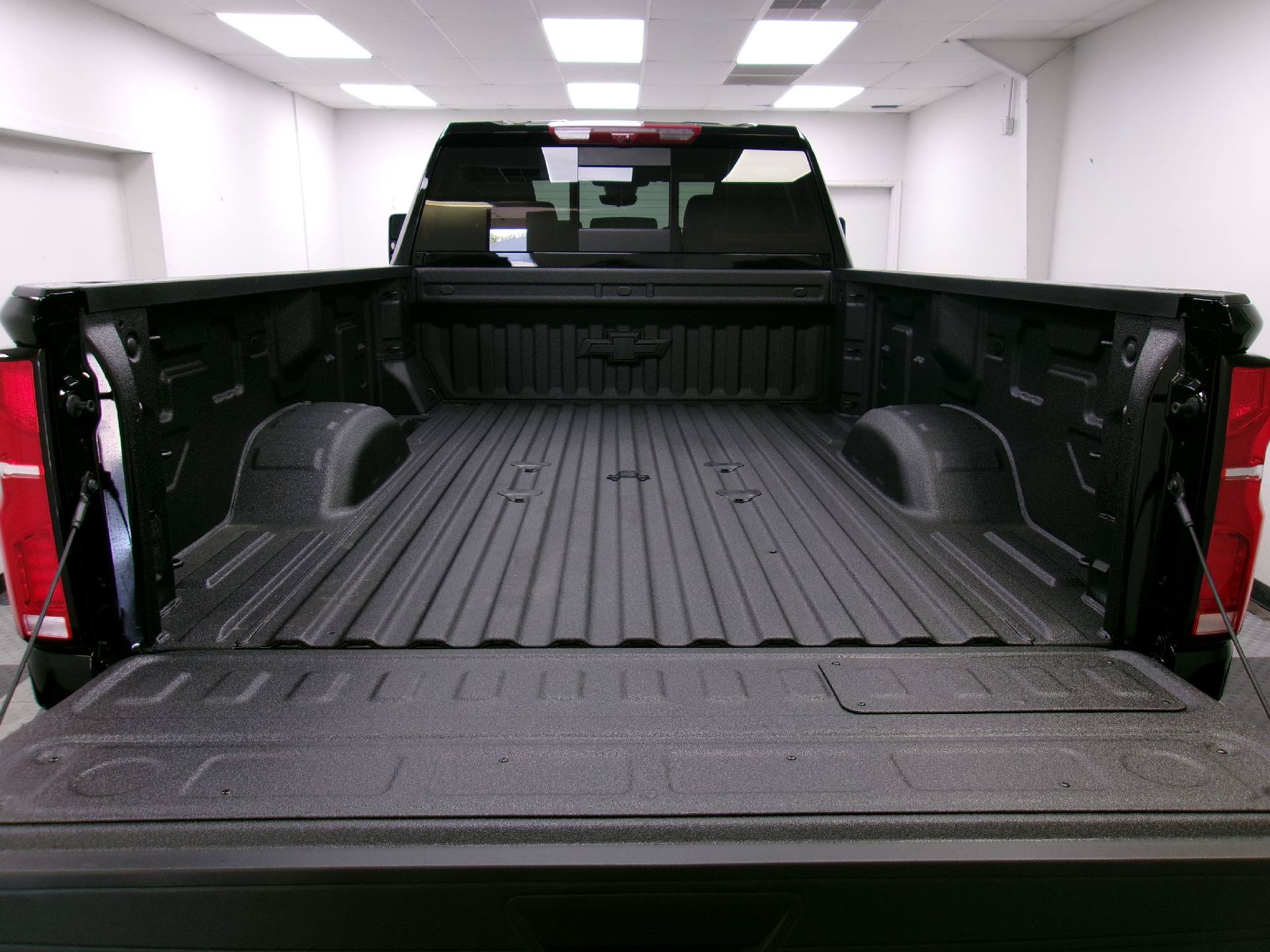 New 2026 Chevrolet Silverado 3500 High Country w/ Midnight Edition AWD/4WD image 11
