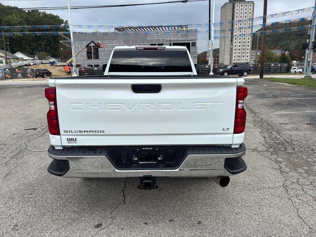Used 2025 Chevrolet Silverado 2500 LT w/ Convenience Package AWD/4WD image 4