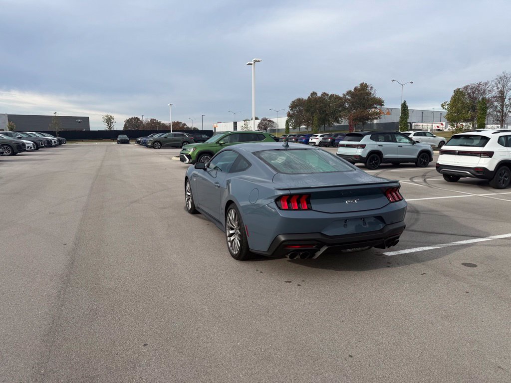 Used 2025 Ford Mustang GT Premium RWD image 11