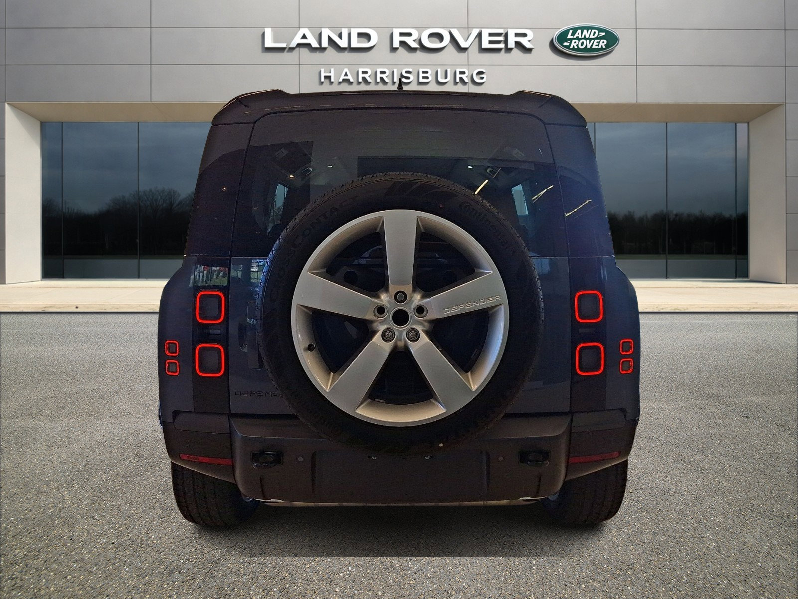New 2026 Land Rover Defender 110 X-Dynamic SE image 3