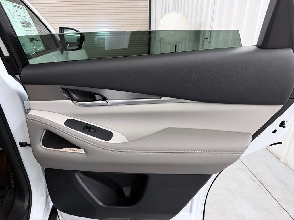 New 2027 INFINITI QX60 Luxe FWD image 40