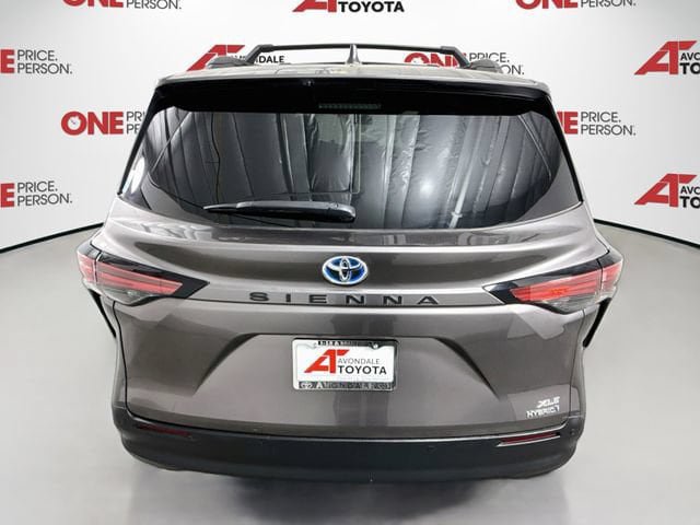 Certified 2022 Toyota Sienna XLE FWD image 7
