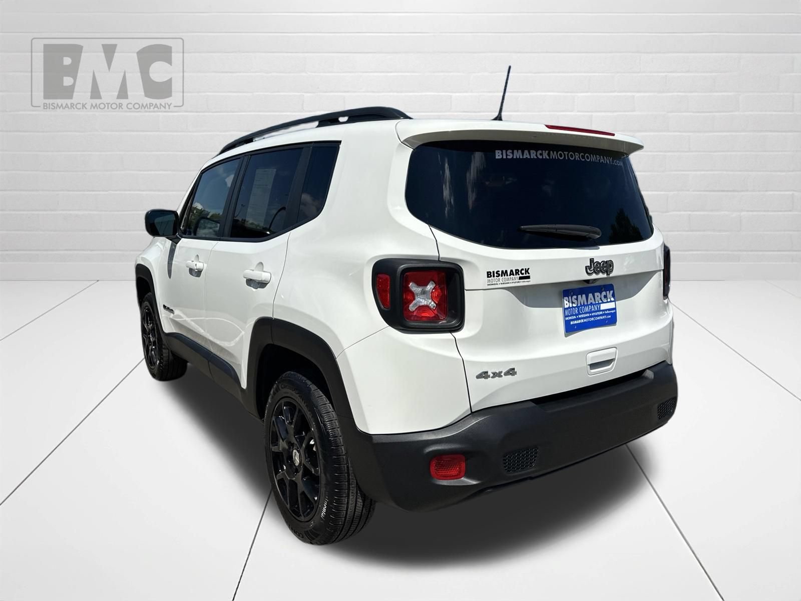 Used 2023 Jeep Renegade Latitude w/ Premium Group AWD/4WD image 4