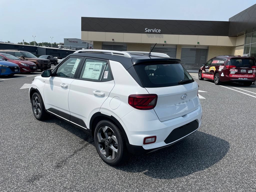 New 2026 Hyundai Venue SEL FWD image 5