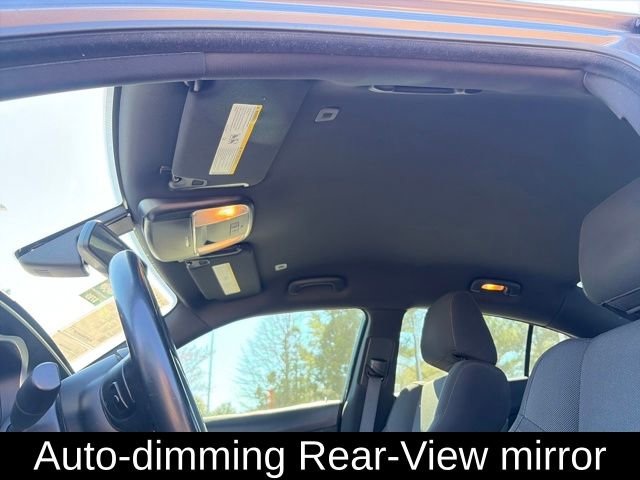 Used 2017 Dodge Charger SXT RWD image 16