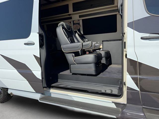 Used 2025 Mercedes-Benz Sprinter 3500 image 22