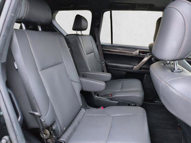 Used 2021 Lexus GX 460 Premium w/ Accessory Package AWD/4WD image 22