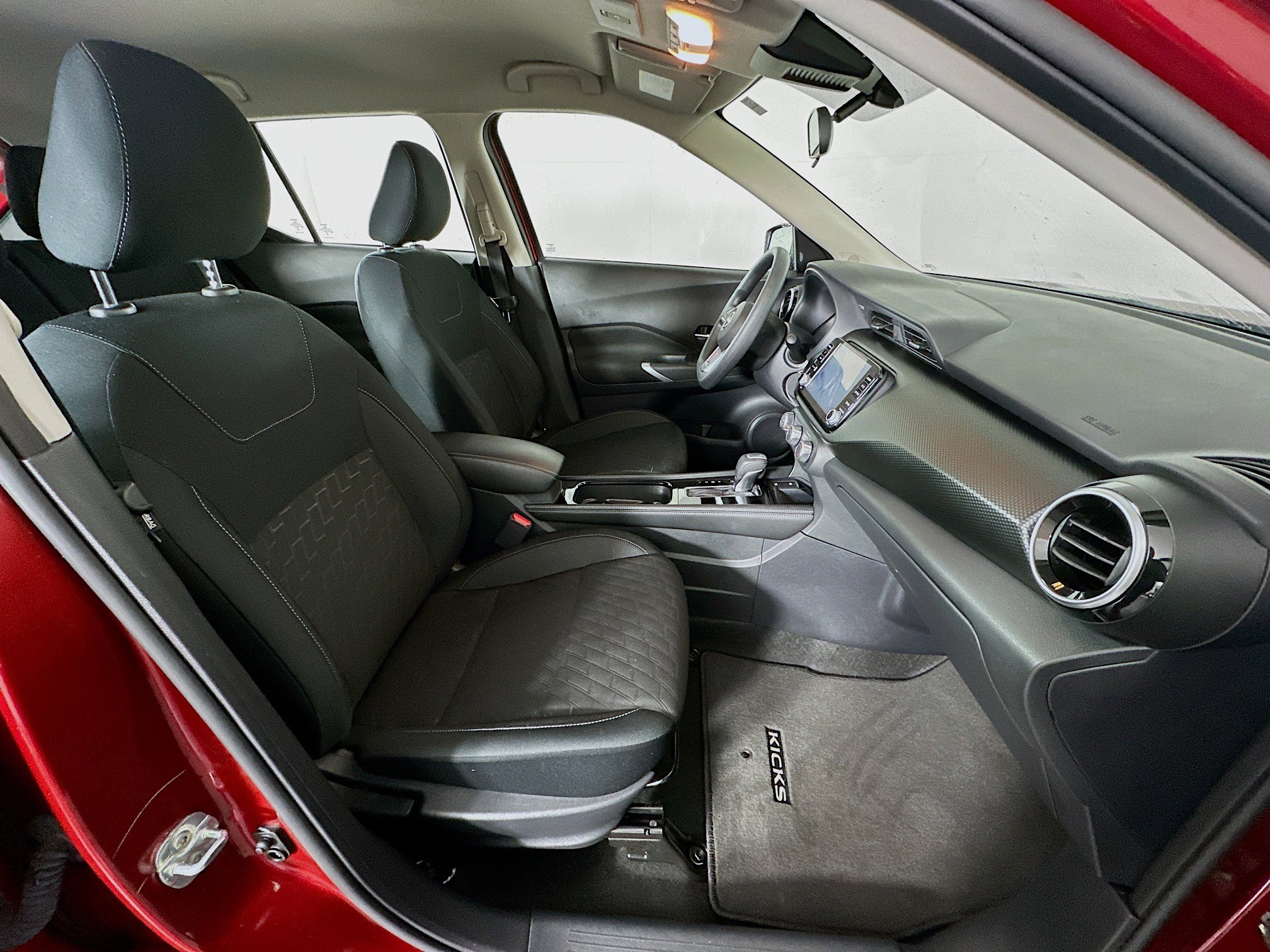 Used 2024 Nissan Kicks SV w/ Exterior Package image 29