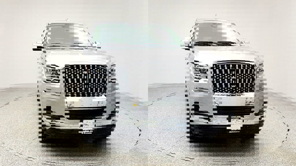 Used 2022 Lincoln Navigator L Black Label image 2