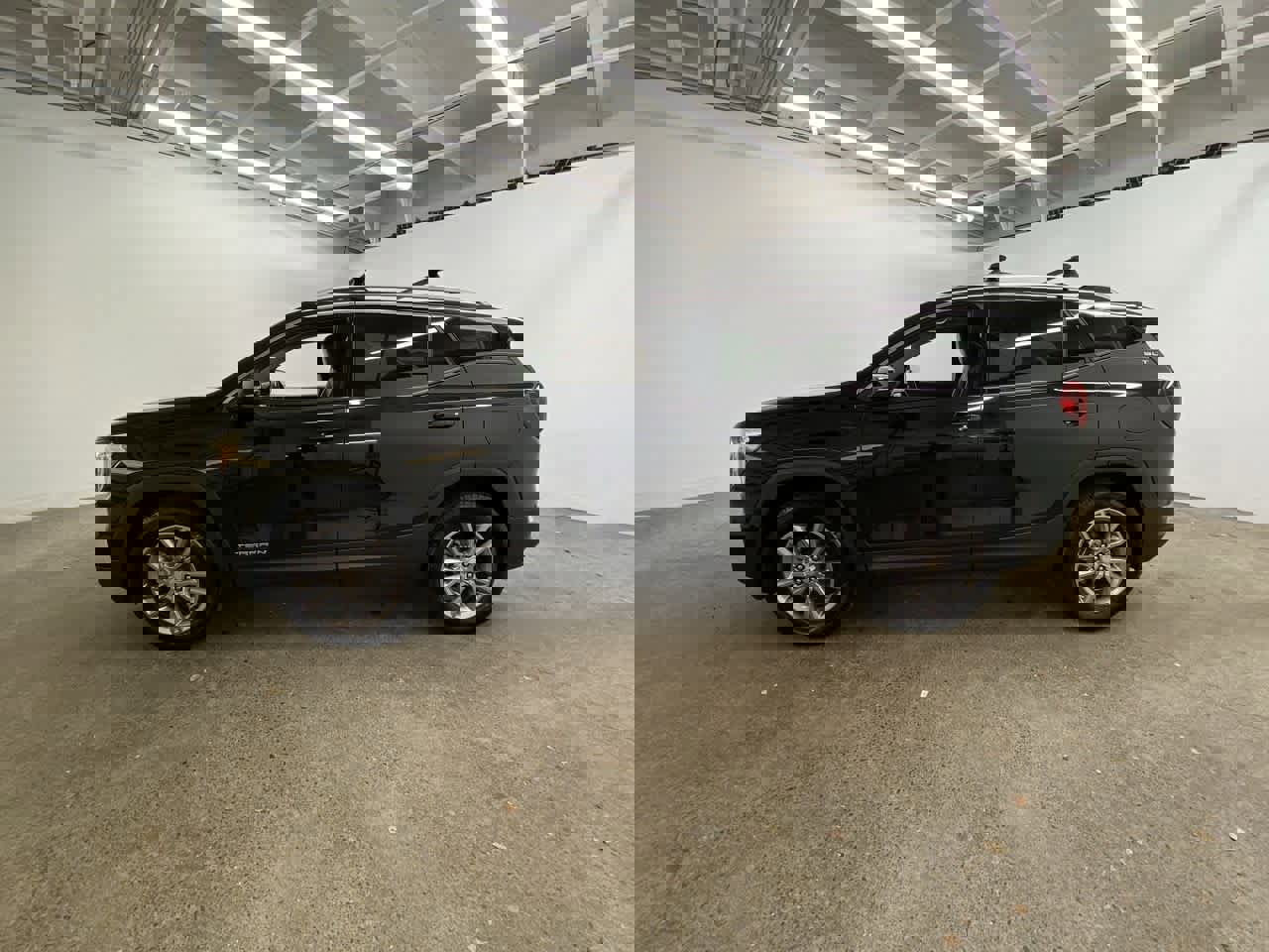 Used 2022 GMC Terrain SLT w/ Infotainment Package II image 3