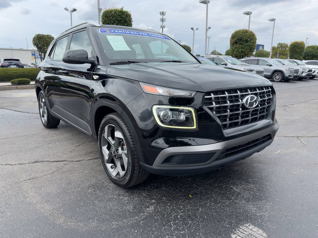 Used 2020 Hyundai Venue SEL w/ Convenience + Premium Package FWD image 2