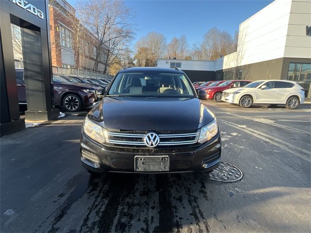 Used 2017 Volkswagen Tiguan S image 3