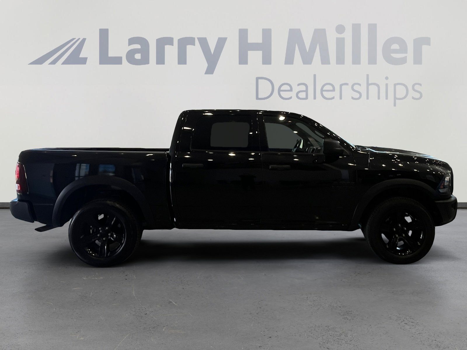 Used 2024 RAM 1500 Classic Warlock image 6