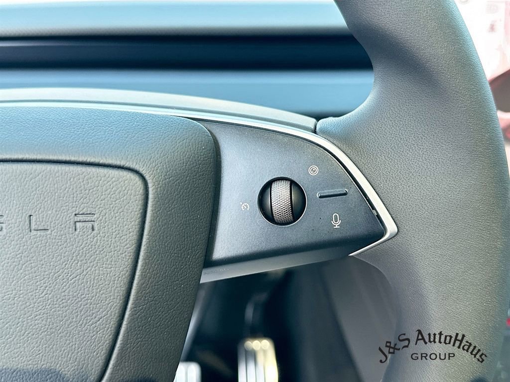 Used 2026 Tesla Model Y Performance image 14