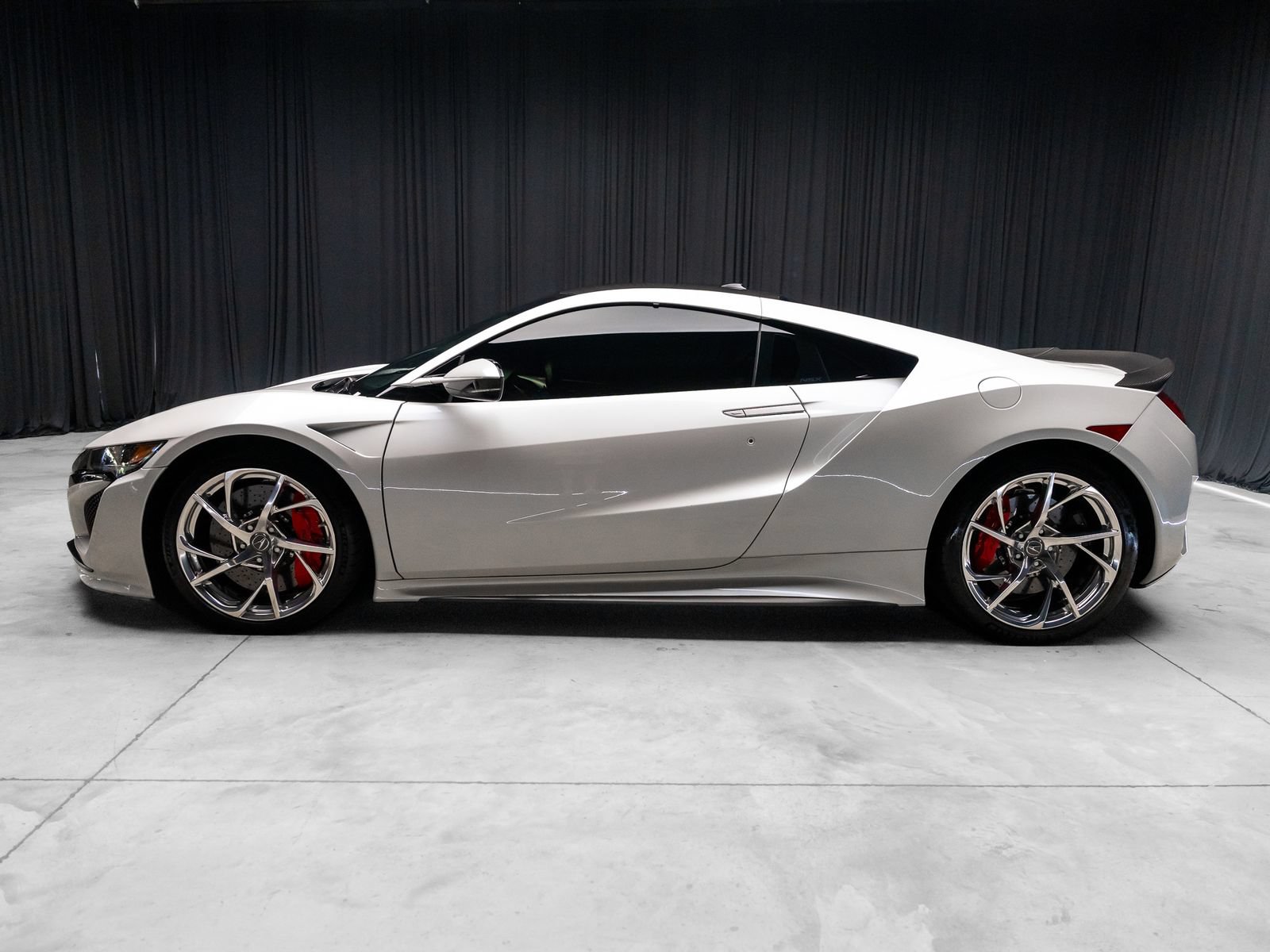 Used 2017 Acura NSX AWD/4WD image 14