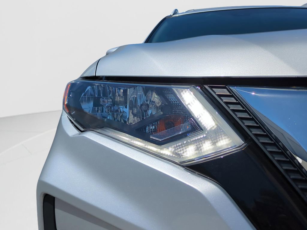 Certified 2020 Nissan Rogue SV w/ Premium Package FWD image 29