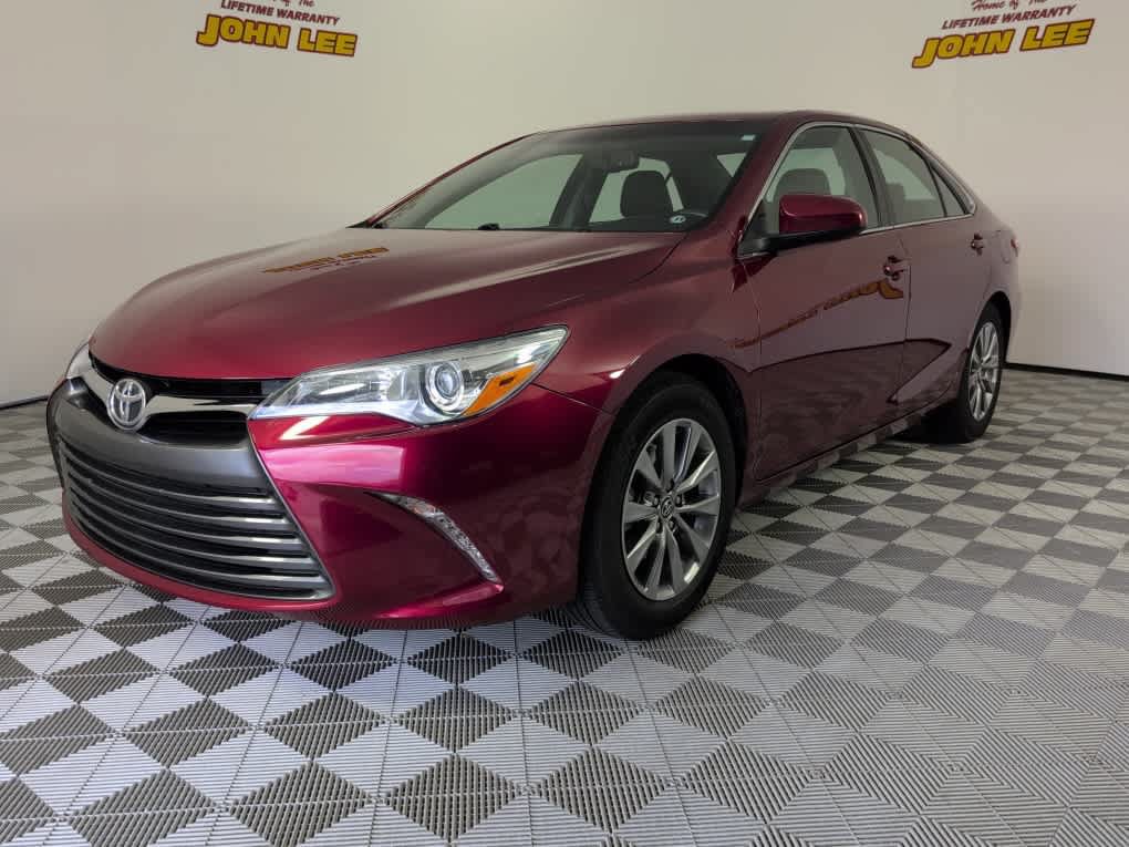 Used 2017 Toyota Camry XLE w/ Moonroof Package FWD image 1