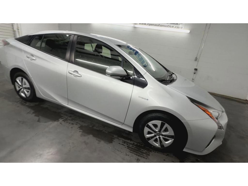 Used 2018 Toyota Prius Two w/ Prius Two Safety Plus Package FWD image 2