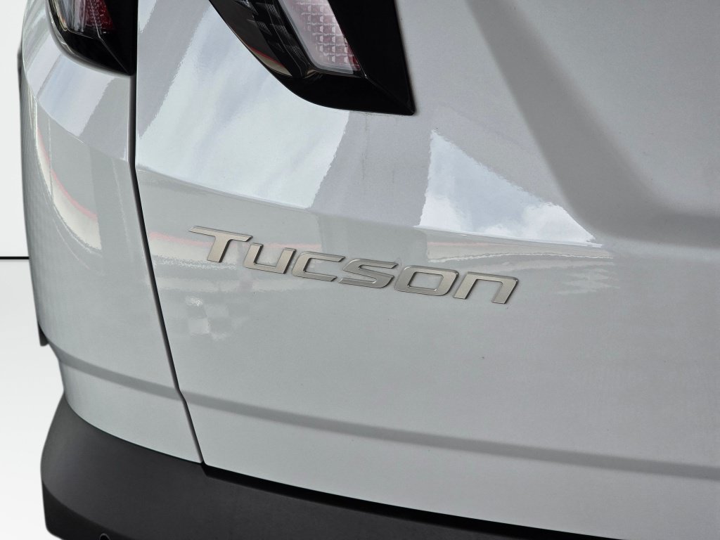 Used 2026 Hyundai Tucson Limited AWD/4WD image 14