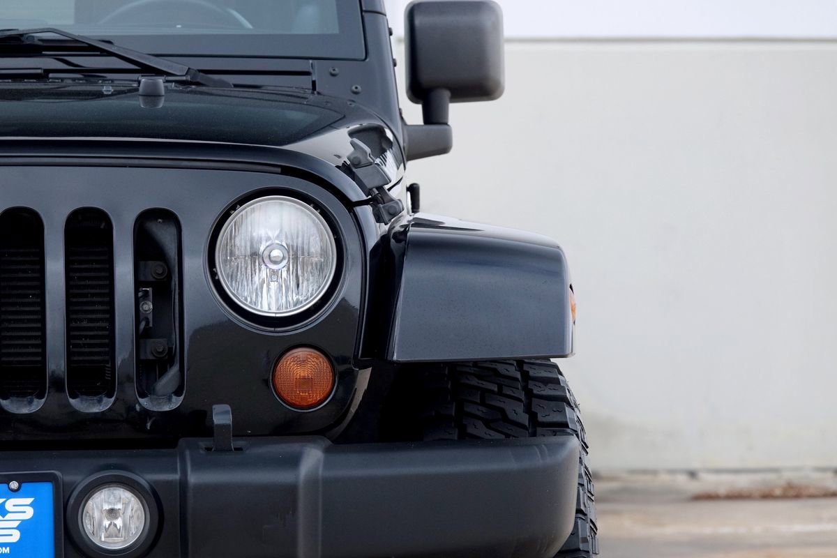 Used 2013 Jeep Wrangler Unlimited Rubicon w/ Connectivity Group image 19