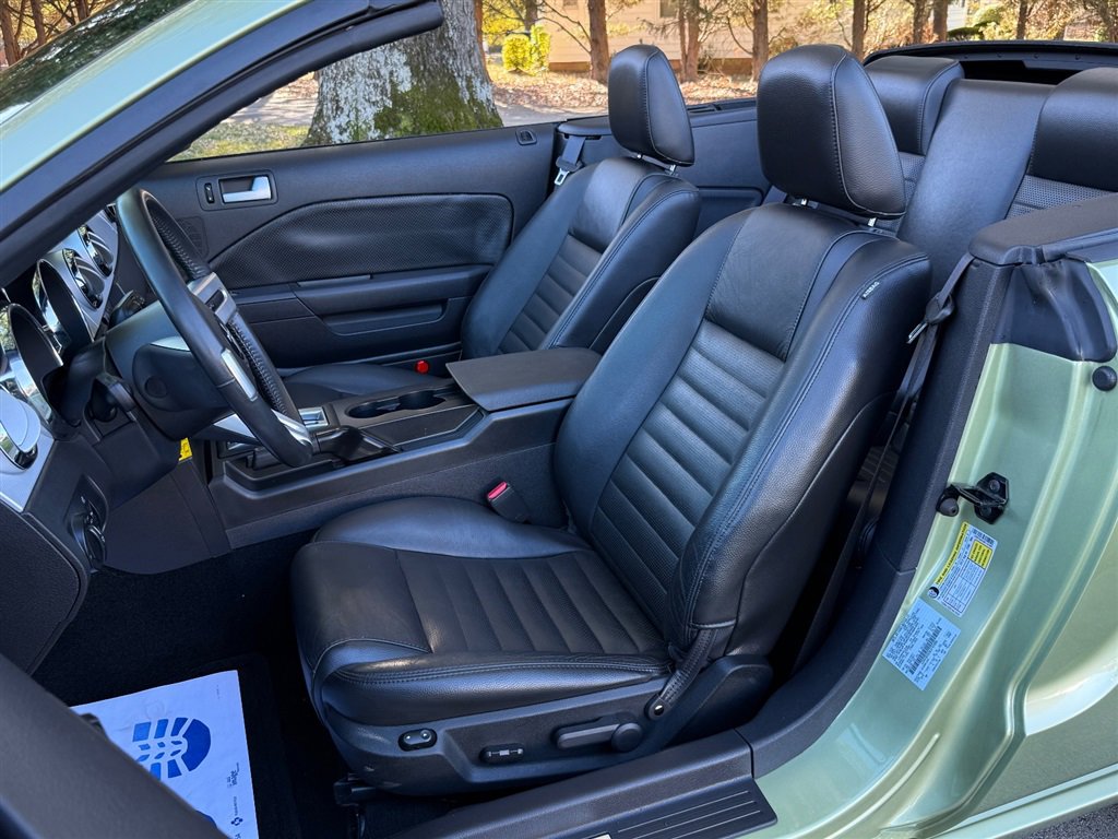 Used 2006 Ford Mustang GT RWD image 47