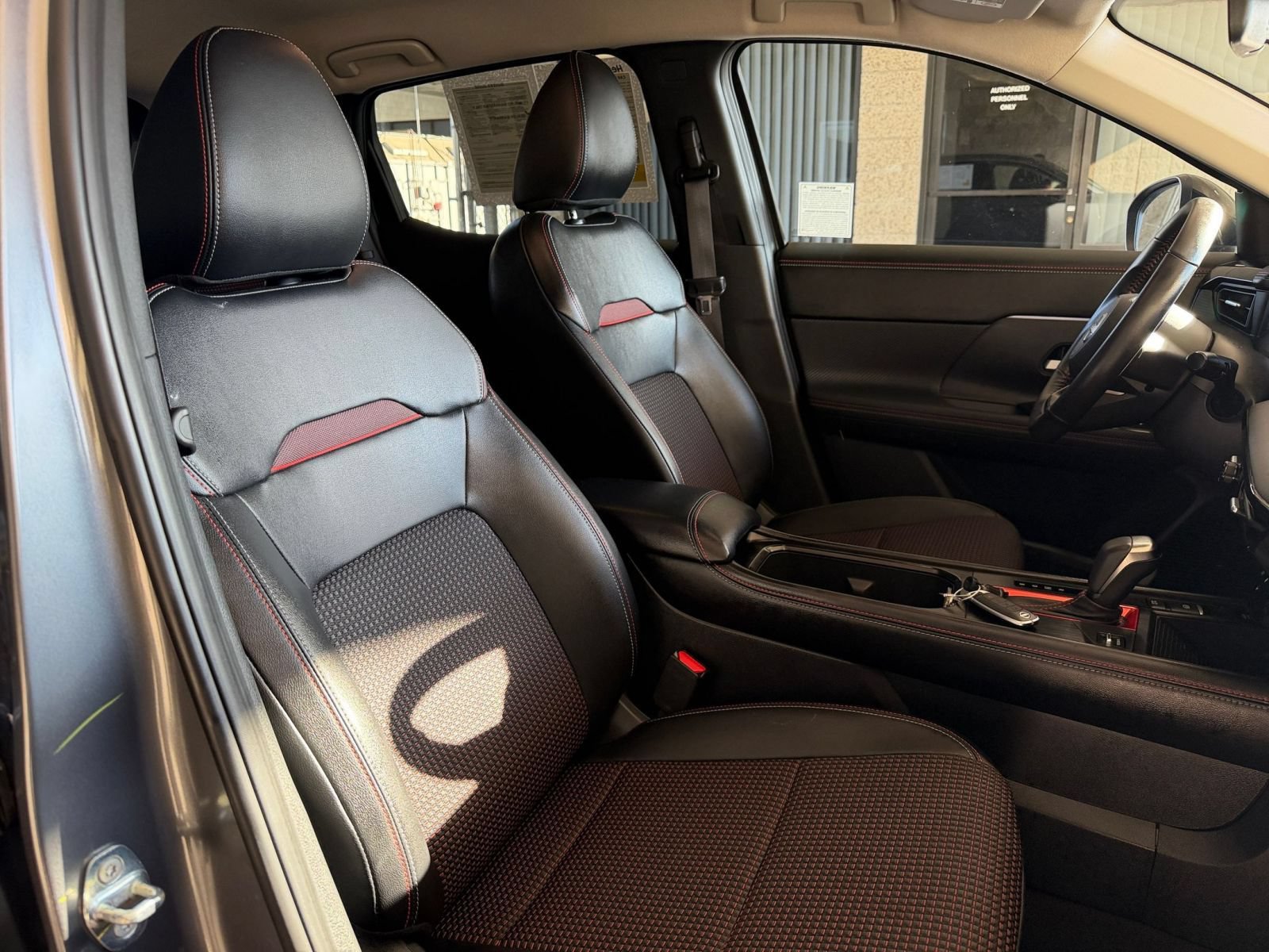 Used 2026 Nissan Kicks SR FWD image 33