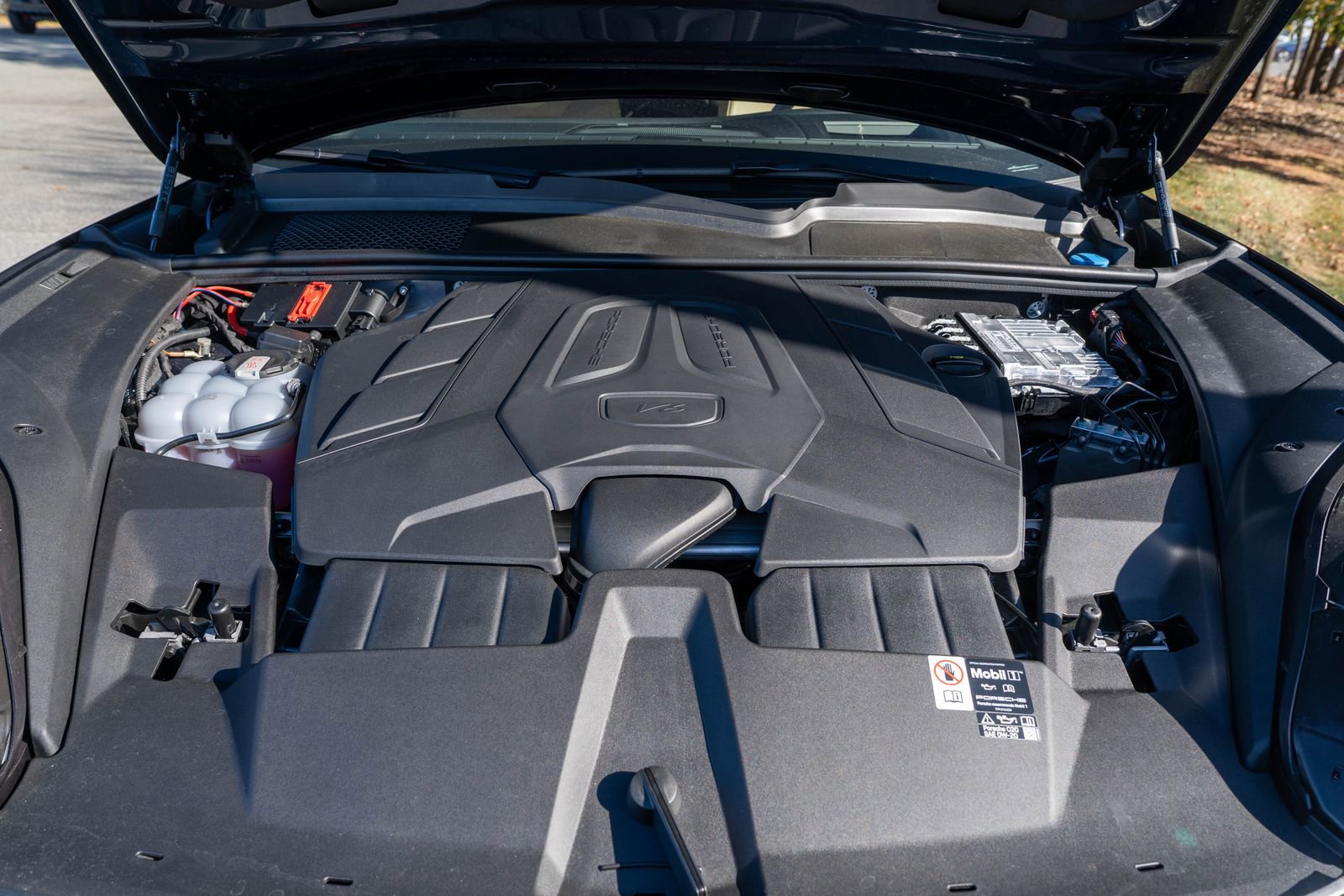 Used 2025 Porsche Cayenne image 17