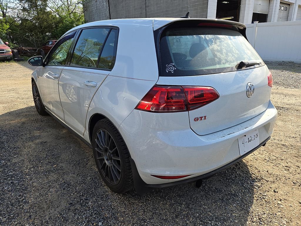 Used 2017 Volkswagen GTI SE FWD image 6