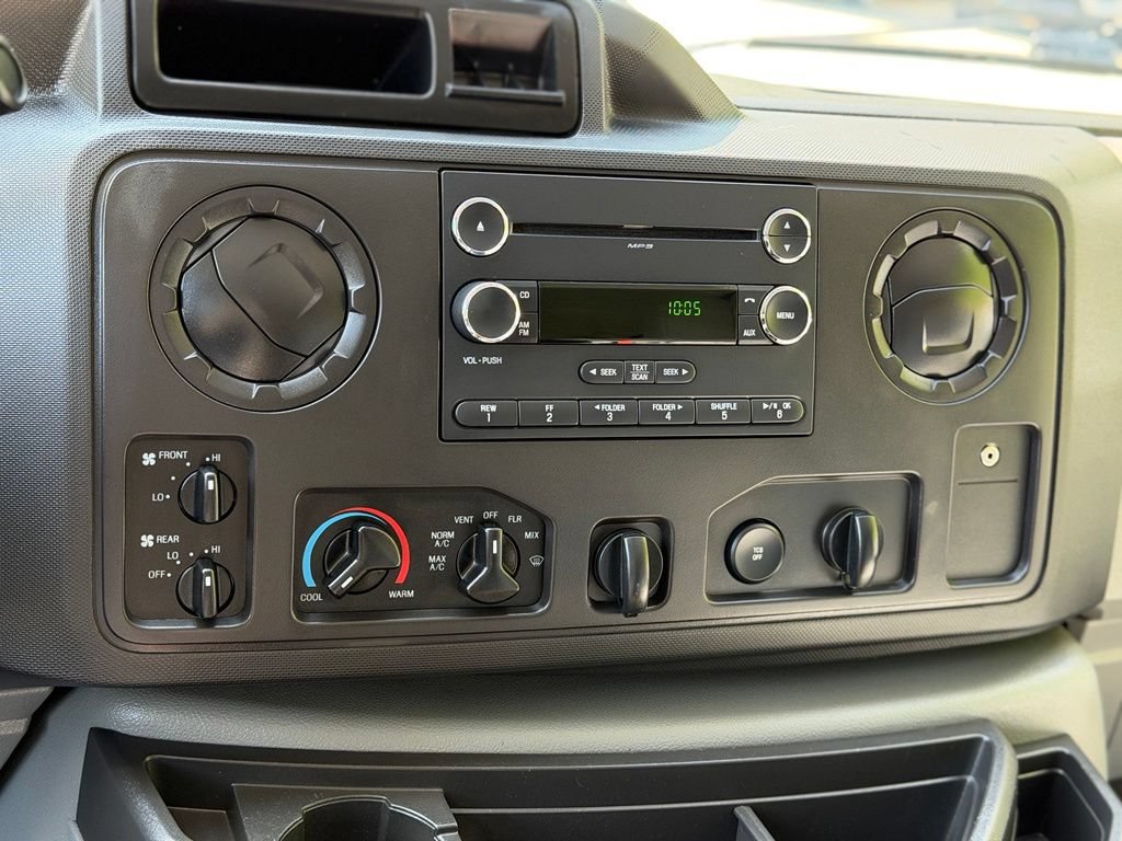 Used 2014 Ford E-350 and Econoline 350 XLT RWD image 14