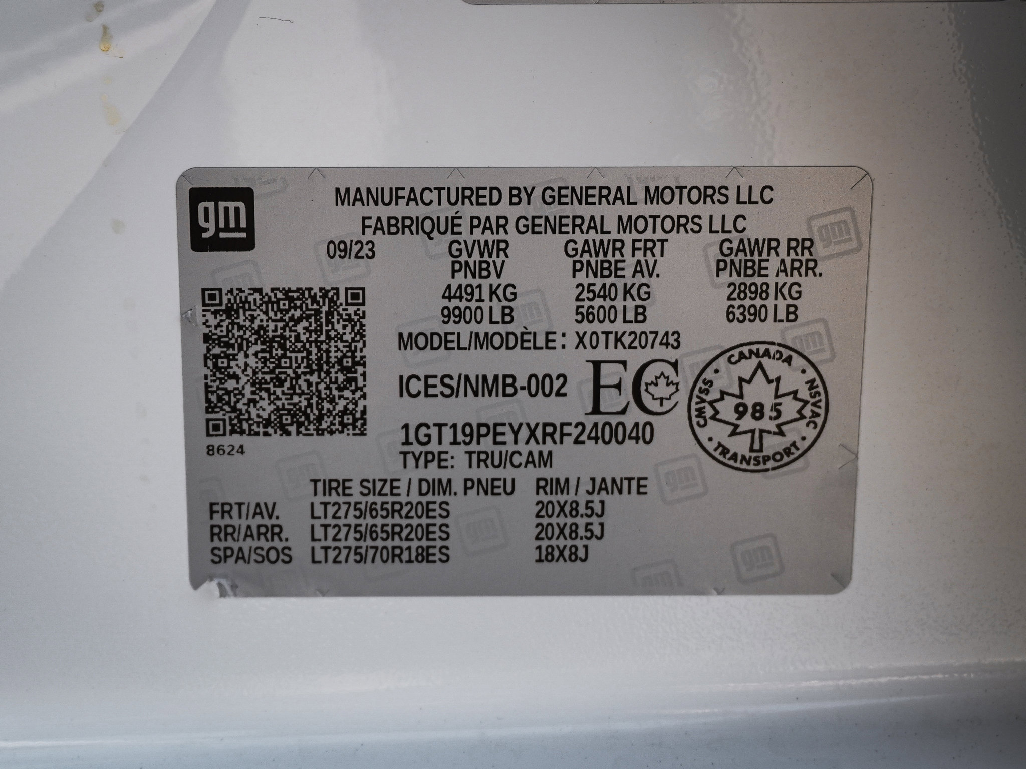 Used 2024 GMC Sierra 2500 AT4 image 38