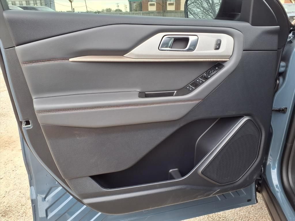 New 2026 Ford Explorer Active RWD image 22