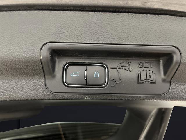 Used 2023 Ford Explorer ST-Line AWD/4WD image 16