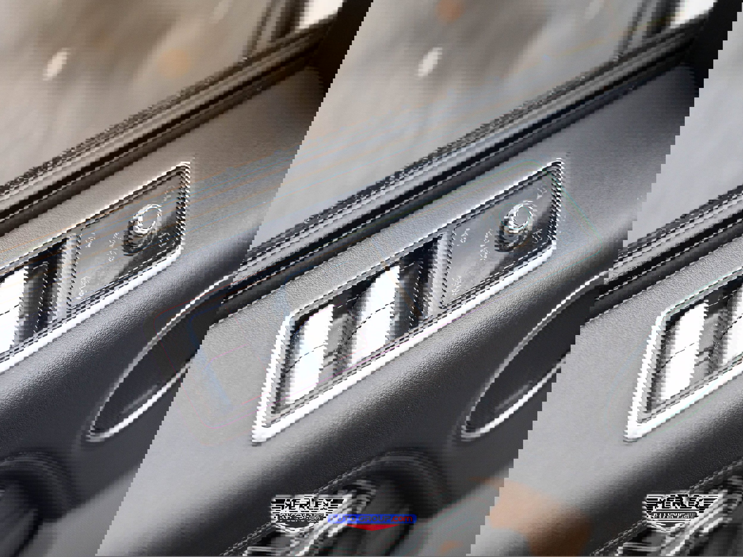 Used 2018 Land Rover Range Rover Long Wheelbase Supercharged image 38