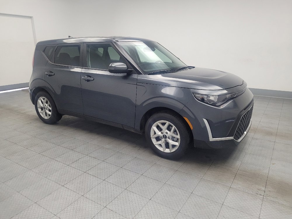 Used 2025 Kia Soul LX image 11