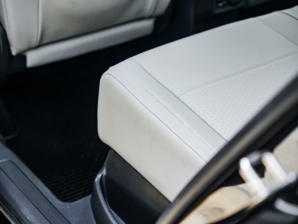 Used 2020 Volkswagen Tiguan SEL AWD/4WD image 34