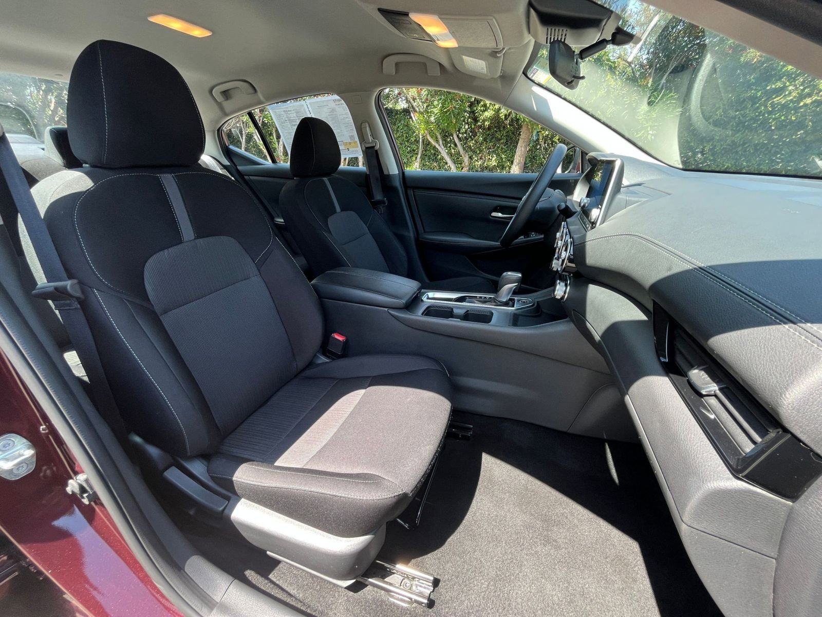 Used 2025 Nissan Sentra SV FWD image 34