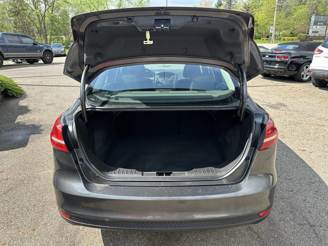 Used 2016 Ford Focus SE FWD image 6